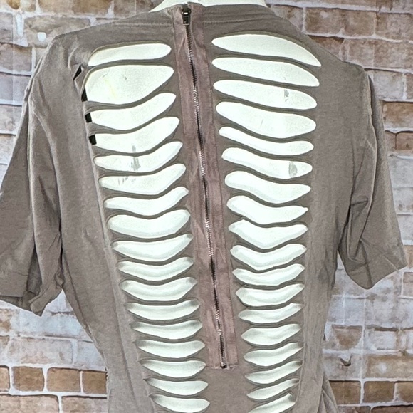 Affliction Women’s Graphic Short Sleeve V-Neck T-Shirt -NWT - Size: Large - Picture 8 of 10